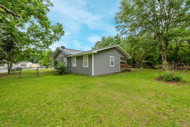 Photo - 128 Woods Dr