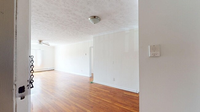 Photo - Meadowbrook Apartments