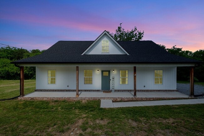 Photo - BEAUTIFUL NEW HOME FOR RENT!!!