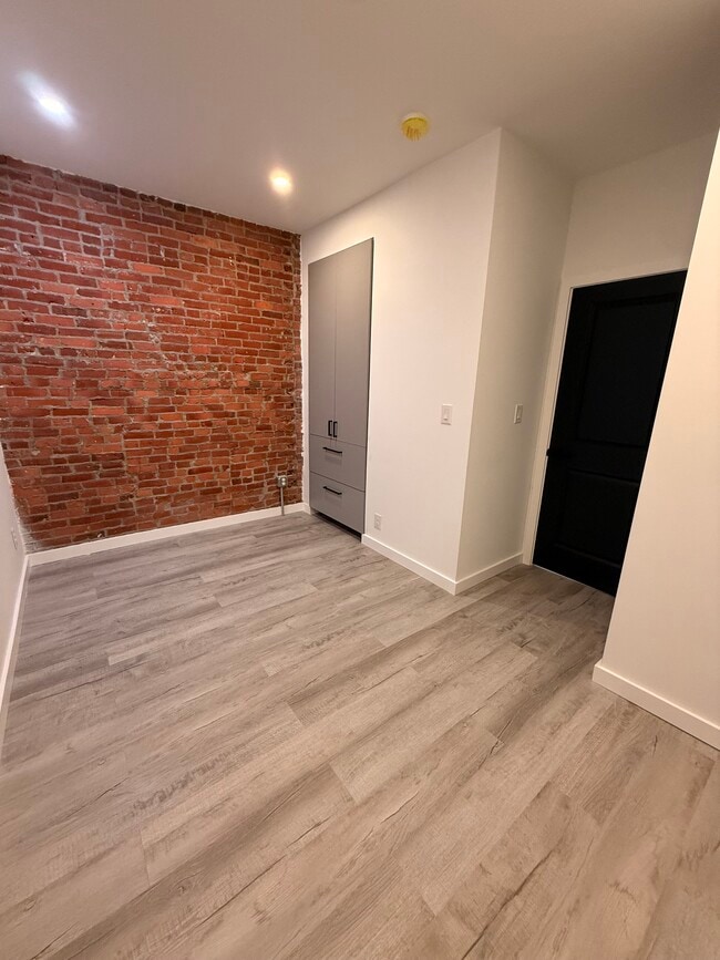 Photo - 3340 Potter St Unit 2