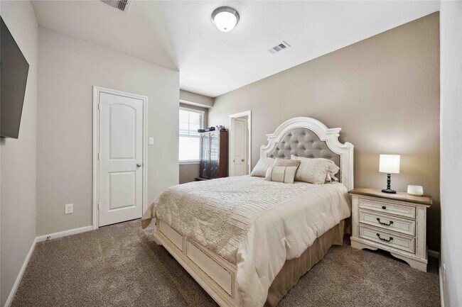 Photo - 323 Biltmore Loop Rental