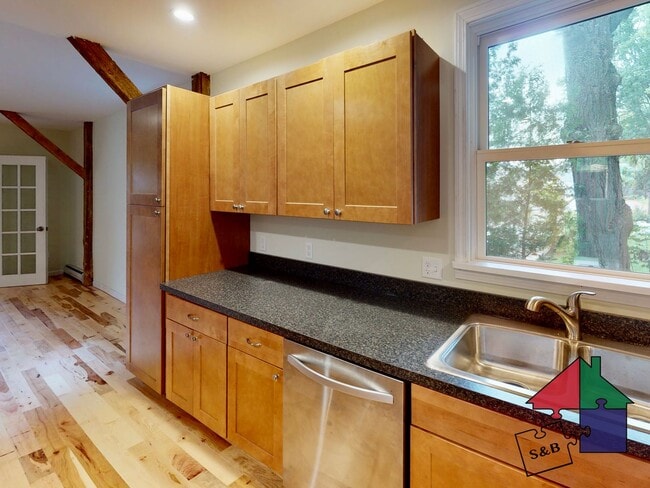 Photo - 118 S Main St Unit #1