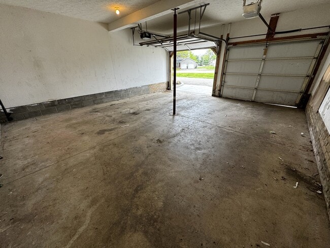 Photo - 3686 Harris Ave NW