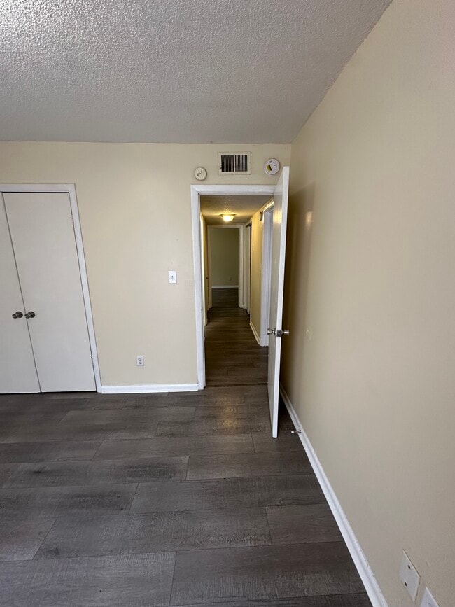 Photo - 81st Street Quad Plex Unidad B