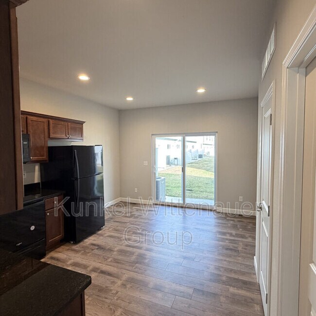 Photo - 8401 Allied Wy