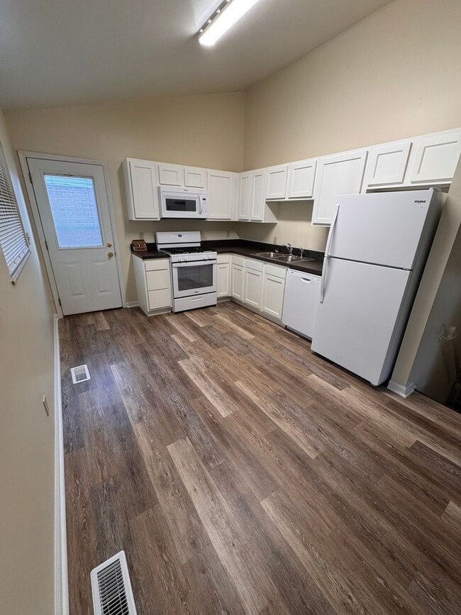 Photo - 3 Bedroom Home