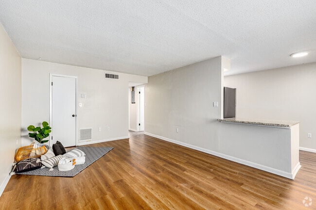 2 BR, 2 BA - 920SF - The Fairview