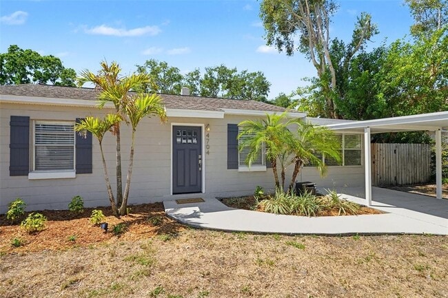 Building Photo - 4704 W Lawn Ave
