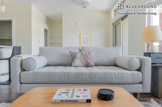 Photo - 1501 W Howard Ln Unit FL2-ID357