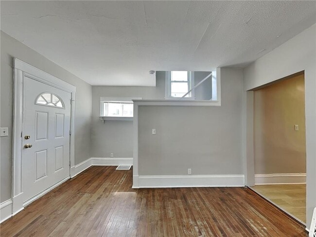 Photo - 4042 Clinton Ave