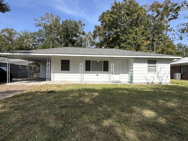 Building Photo - 232 Audrey Cir