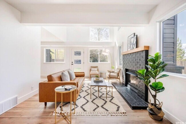 Photo - Designer Prospector Townhome