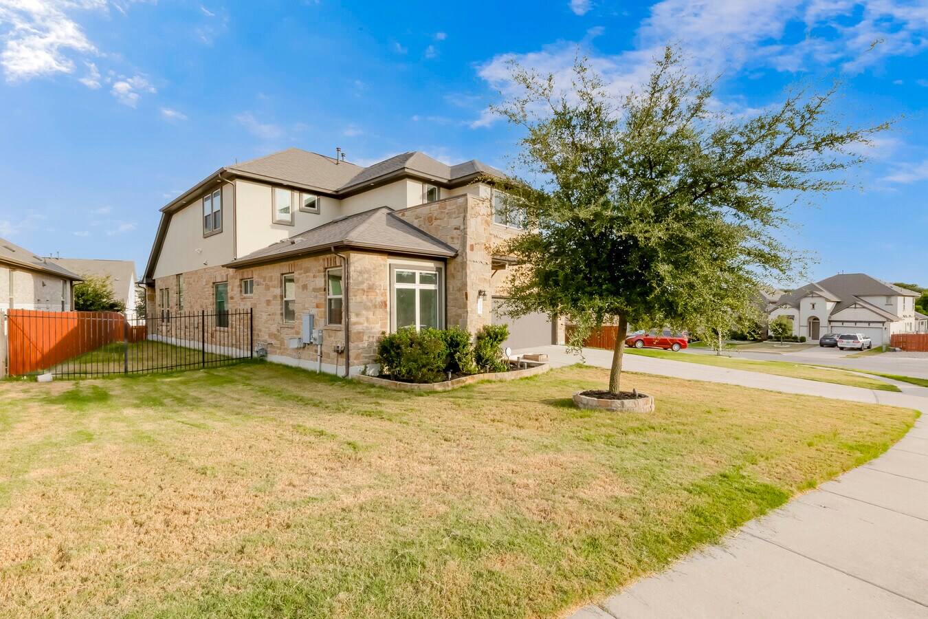 Photo - 726 Kingston Pl