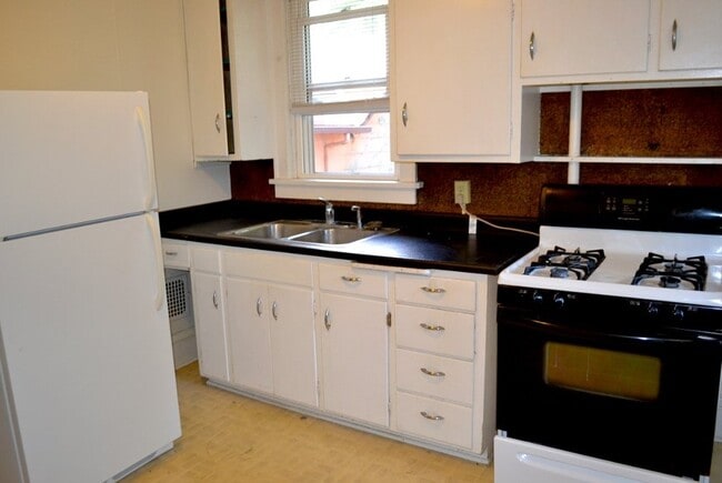 Photo - 1037 Jenifer St