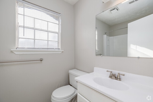 3BR, 1.5BA - 1,254SF - Bathroom