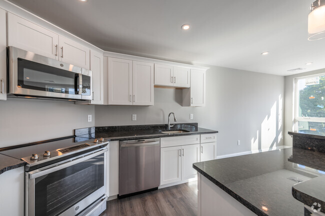 Stainless Steel Appliances, Granite Countertops - Weston Park Rental