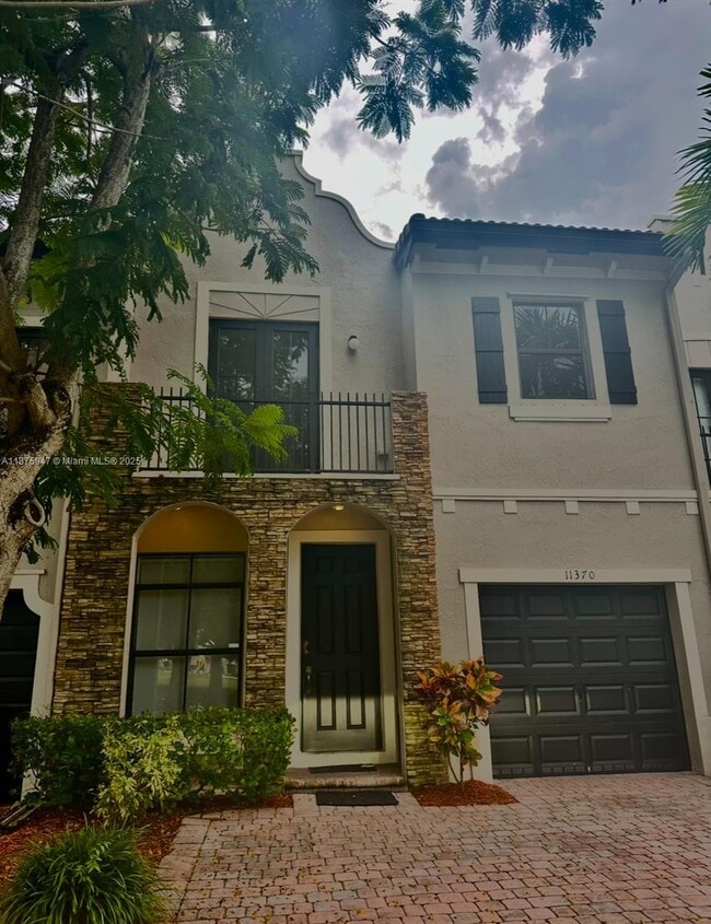 Building Photo - 11370 SW 236th St Rental