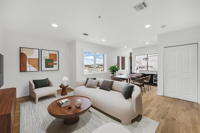 Photo - 605 New York Ave