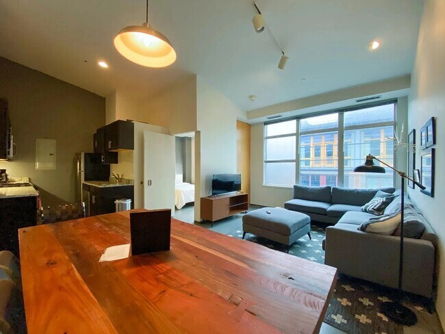 Photo - 160 E Berkeley St