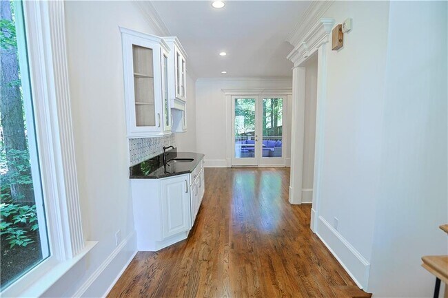 Photo - 1296 Lenox Park Blvd NE