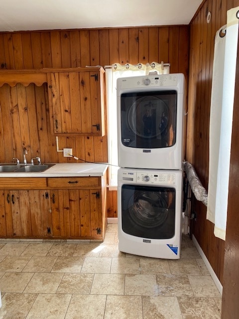 Kitchen with W/D - 325 S Sherwood Ave