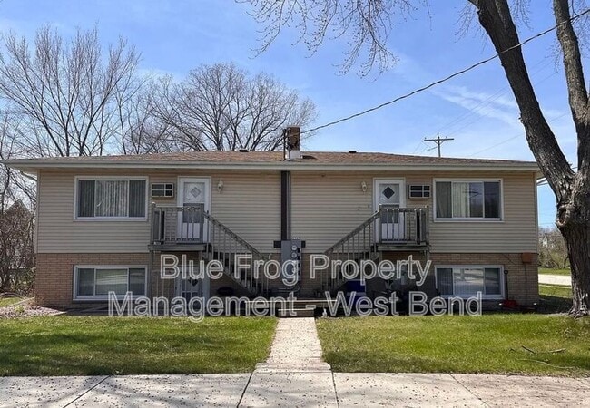 Building Photo - 1349 Kewaskum St Unit #1