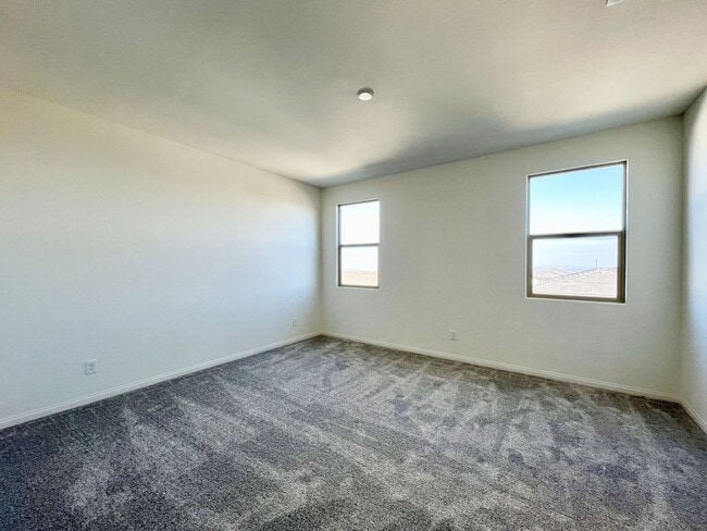 Photo - 1606 Rock Kestrel St