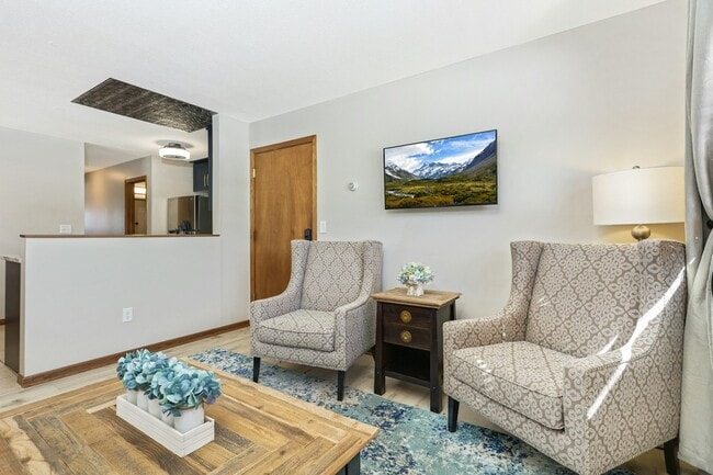 Photo - 157 Mississippi Pl Unit 2 (lower left)