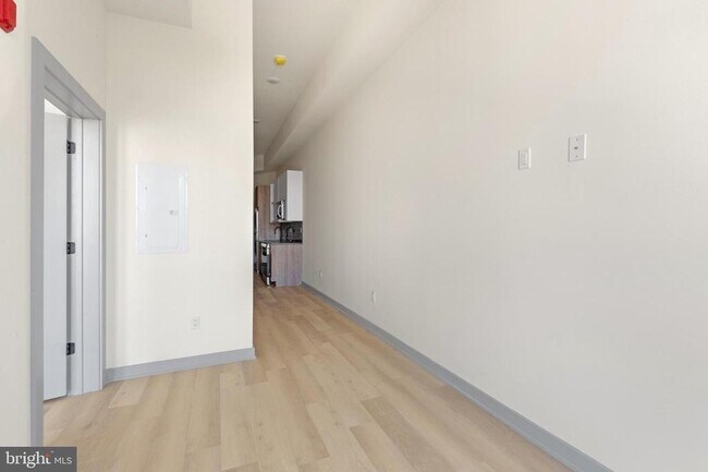 Photo - 689 N Broad St Unidad 202