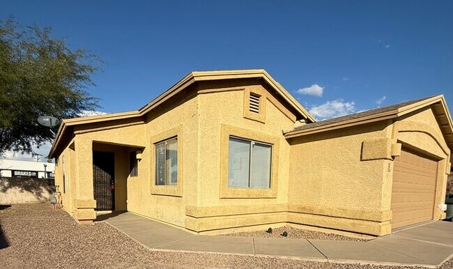 Photo - 1284 W Laporte Ln