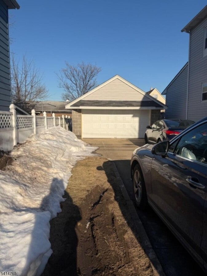 Photo - 182 Pierre Ave