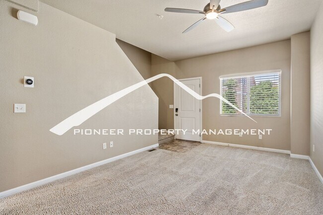Photo - Bright 3 Bedroom, 3.5 Bathroom End Unit Townhouse with Finished Basement, AC and Washer/Dryer