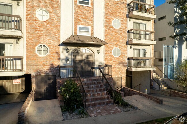 1750 N Harvard Blvd. - 1750 N Harvard Blvd