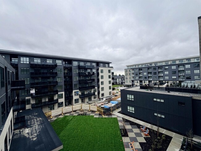 Photo - 15733 85 Ave