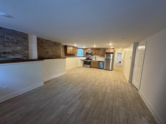Building Photo - 3025 W Ainslie St Unit G