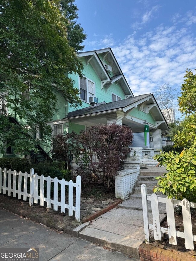 Photo - 343 4th St NE