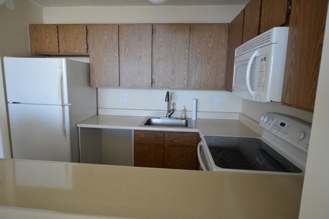 Photo - Pearl Regency Condo - 1 bedroom, 1 bath, 1 parking Avail 11/1/2021 Unit 2108