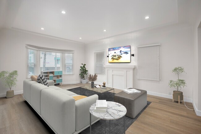 Photo - 5917 Carlton Way