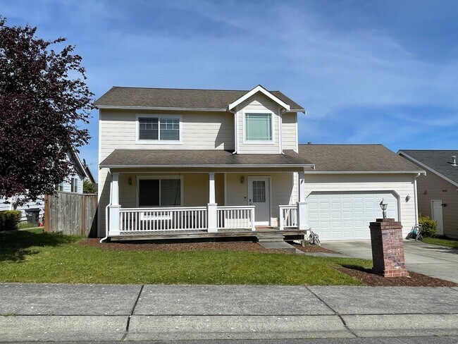 Lovely 3 bedroom Home. Close to Everything... - Lovely 3 bedroom Home. Close to Everything...
