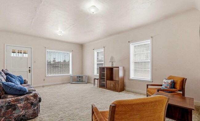 Photo - 141 Davis Dr Unit Main House