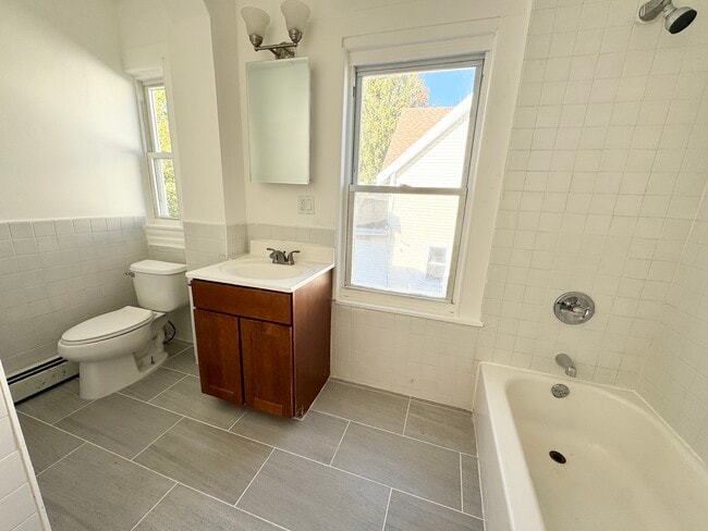 Photo - 49 Chestnut Ave Unidad #3