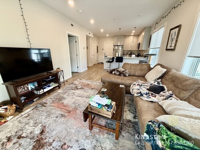 Building Photo - 464 Washington St Unit 202R