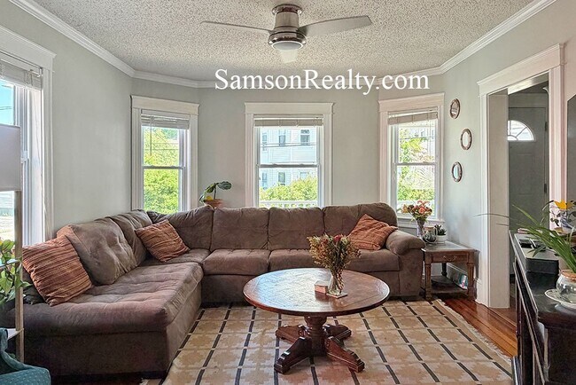 Photo - 131 Abbott St Unit 1