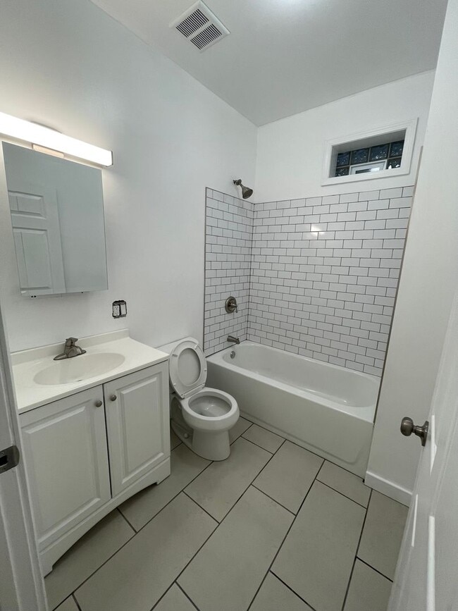Photo - 1450 W 18th St Apartamento Unidad 3 Front