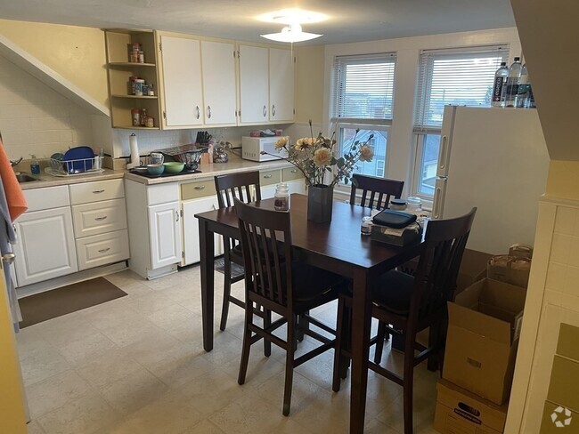 Building Photo - 486 Washington St Unit 3B Rental