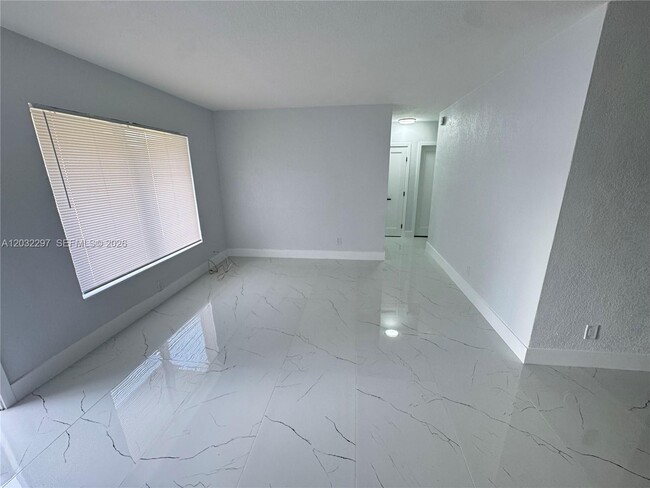 1096 NE 157th Ter