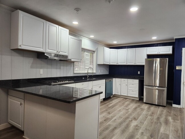 Photo - 2 Bedroom 2.5 Bath Home MINS FROM LENOX SQUARE MALL!