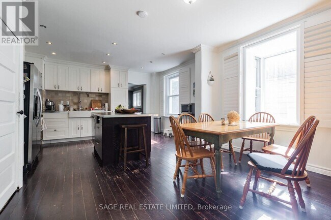 Photo - 433 Woodfield Rd.
