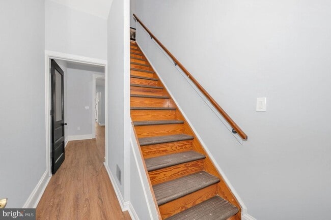 Building Photo - 230 S Market St