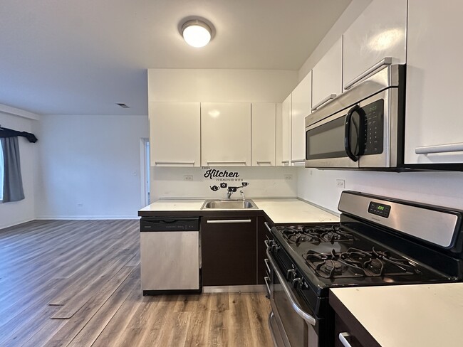 Photo - 1544 W Glenlake Ave Unidad D3